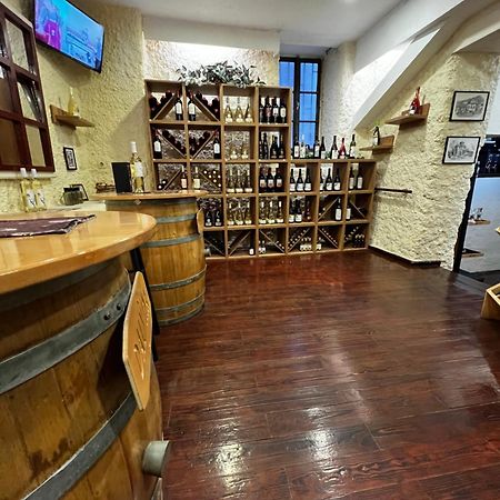 Patche Residence - A Wine Cellar Hideaway In The Historic Home Of Revolutionary Metodi Patche 奥赫里德 外观 照片