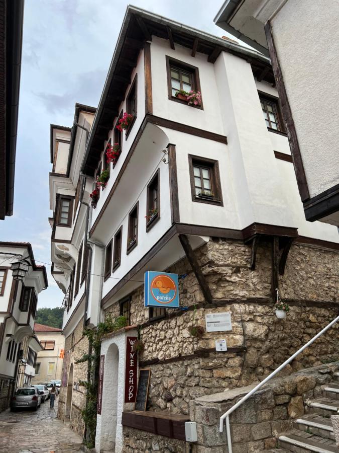 Patche Residence - A Wine Cellar Hideaway In The Historic Home Of Revolutionary Metodi Patche 奥赫里德 外观 照片