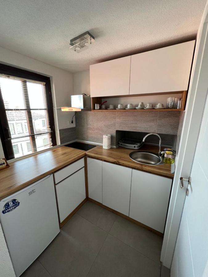 Patche Residence - A Wine Cellar Hideaway In The Historic Home Of Revolutionary Metodi Patche 奥赫里德 外观 照片
